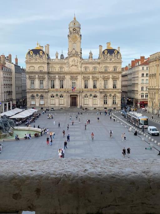 Grand Balcon Place Des Terreaux Lyon Exterior photo